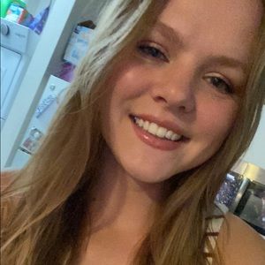 Meet your Posher, Christin